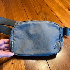 Lululemon Everywhere Belt Bag 1L